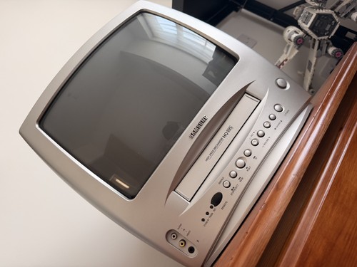 Samsung crt tv - 14”, tv+vcr