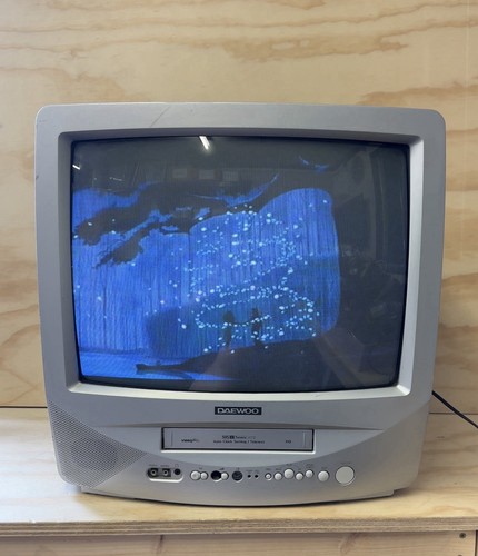 Daewoo crtv vcr av - daewoo, 20”
