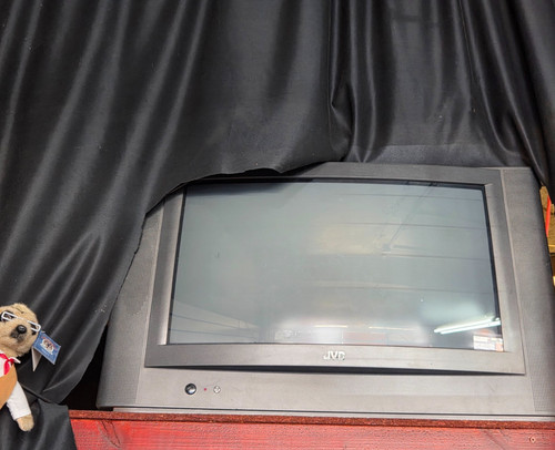 Jvc widescreen crt tv - 28”,